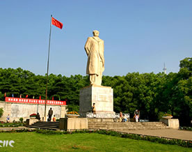 潇湘书生：《情归湖大》